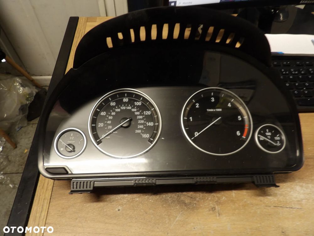 BMW - F10,F11 - LICZNIK , ZEGAR , PRĘDOŚCIOMIERZ - UK - 9280485 - 1