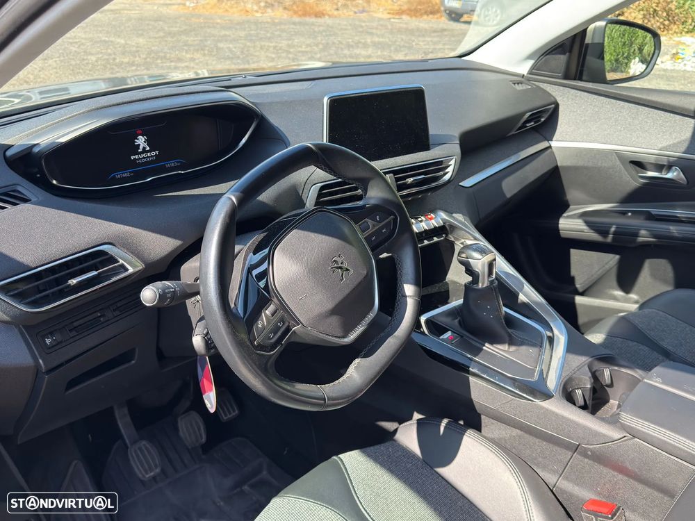 Peugeot 5008 - 8