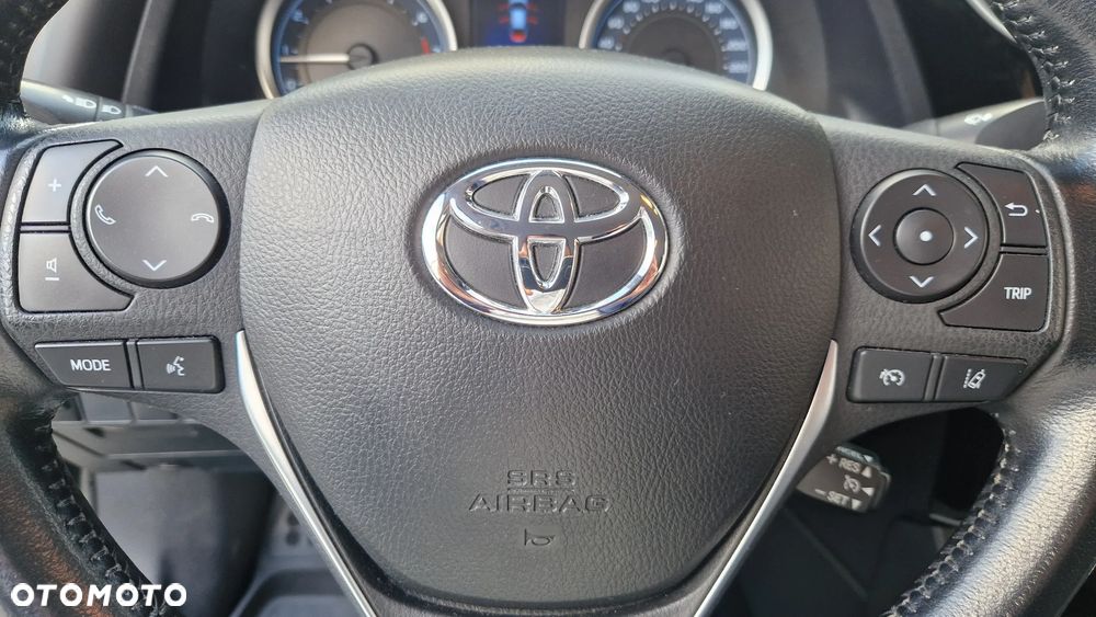 Toyota Corolla 1.6 Classic Plus - 24