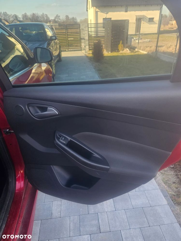 Ford Focus 1.6 EcoBoost Start-Stopp-System Titanium - 19