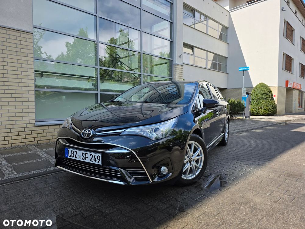 Toyota Avensis - 1