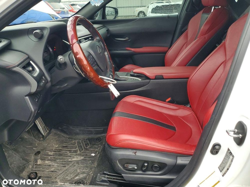Lexus UX 250h - 7