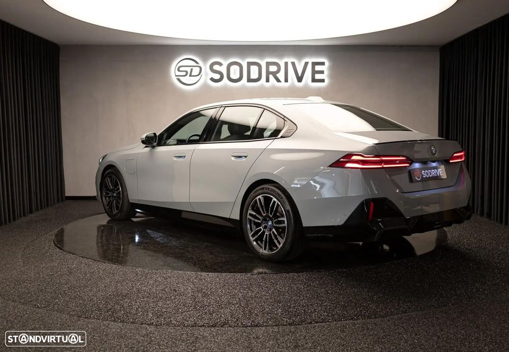 BMW 530 e Pack Desportivo M - 45