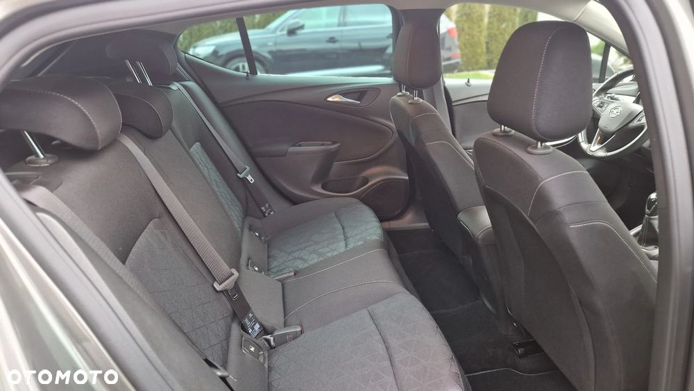 Opel Astra 1.6 D Start/Stop 120 Jahre - 22