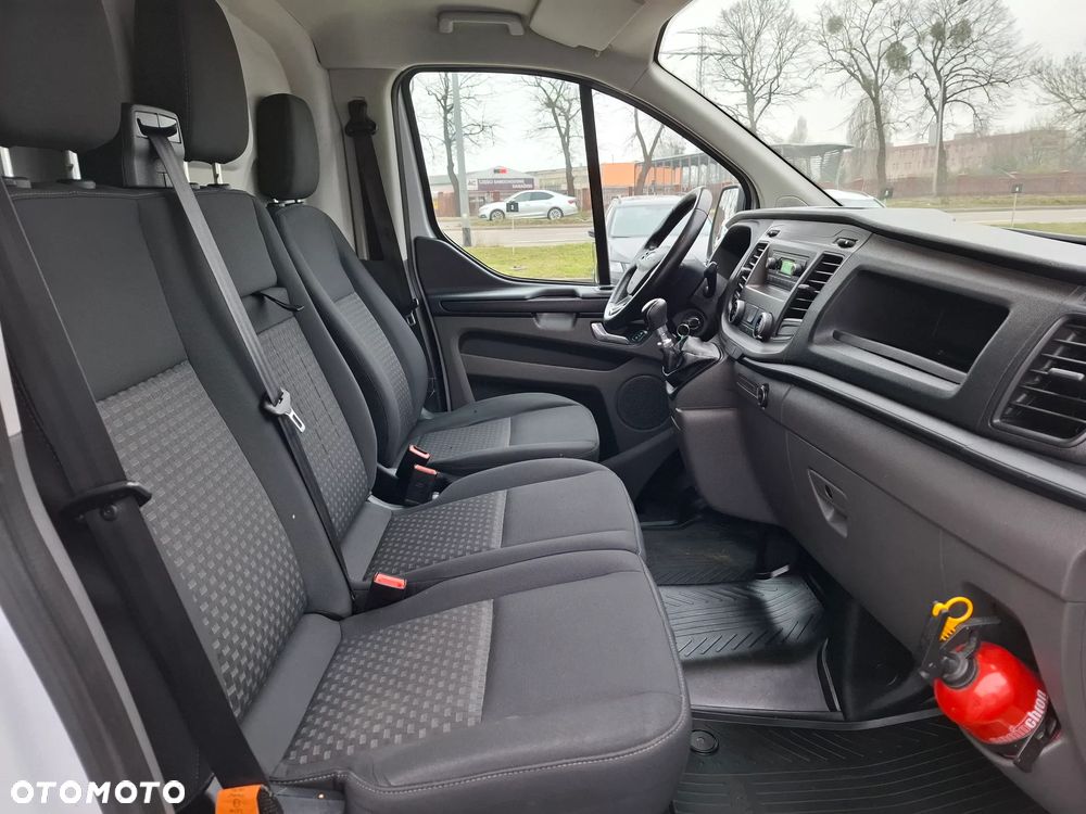 Ford TRANSIT CUSTOM - 8