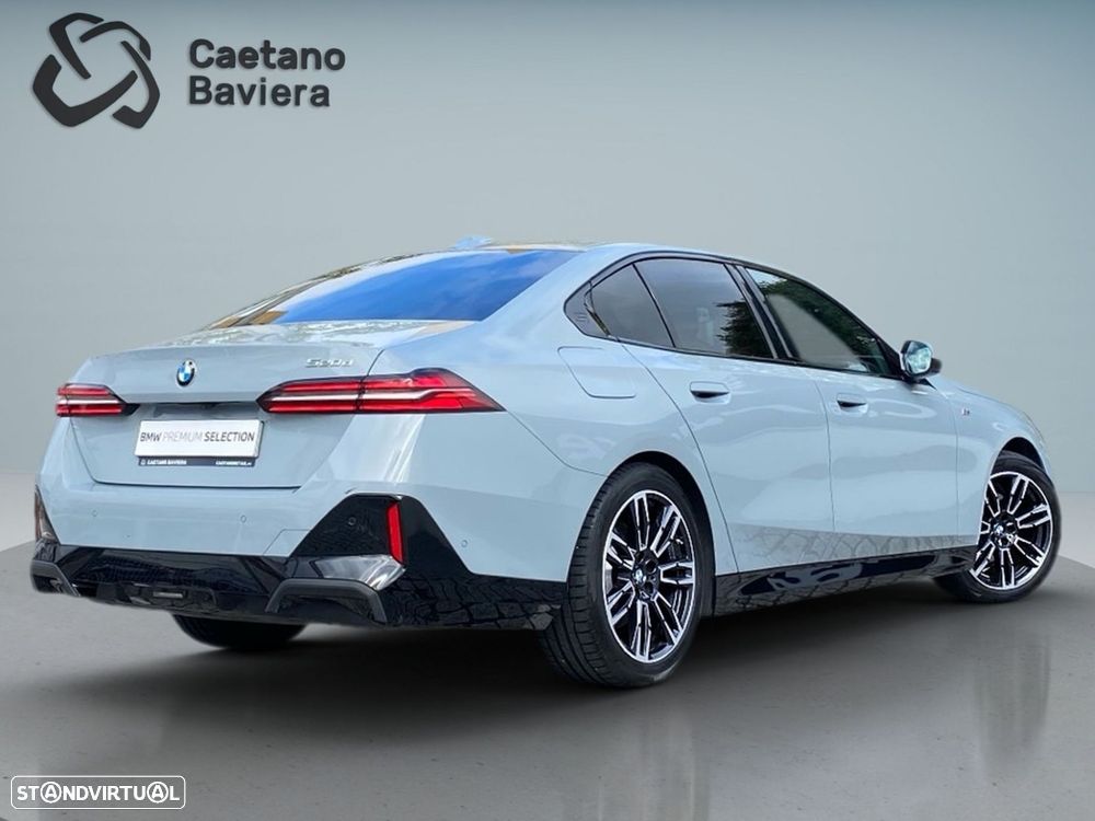 BMW 520 d Pack Desportivo M - 2
