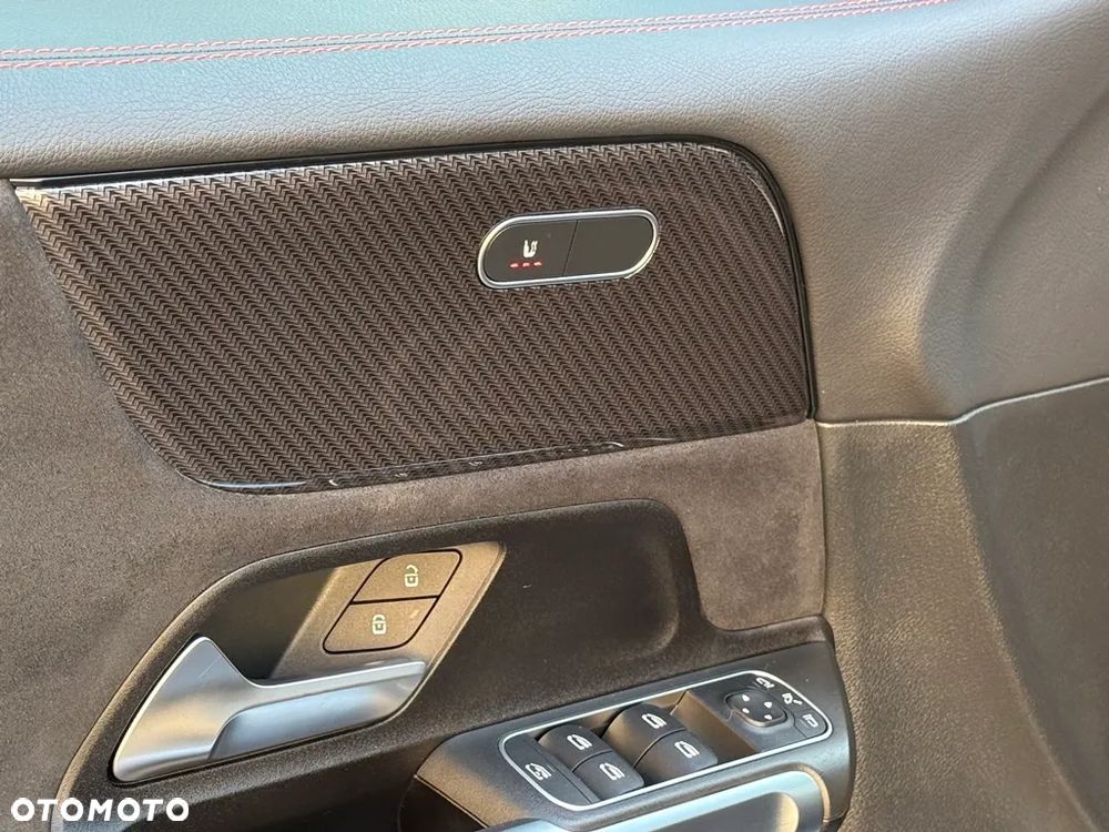 Mercedes-Benz GLB 200 d 8G-DCT AMG Line - 6