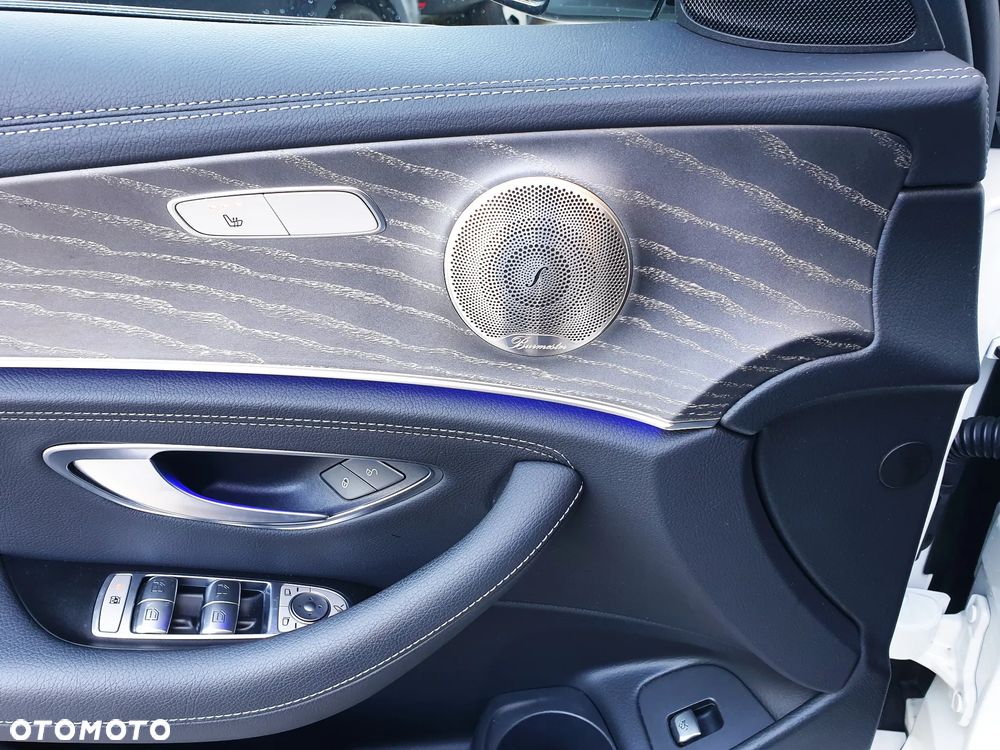 Mercedes-Benz Klasa E 300 d 4Matic 9G-TRONIC AMG Line - 22