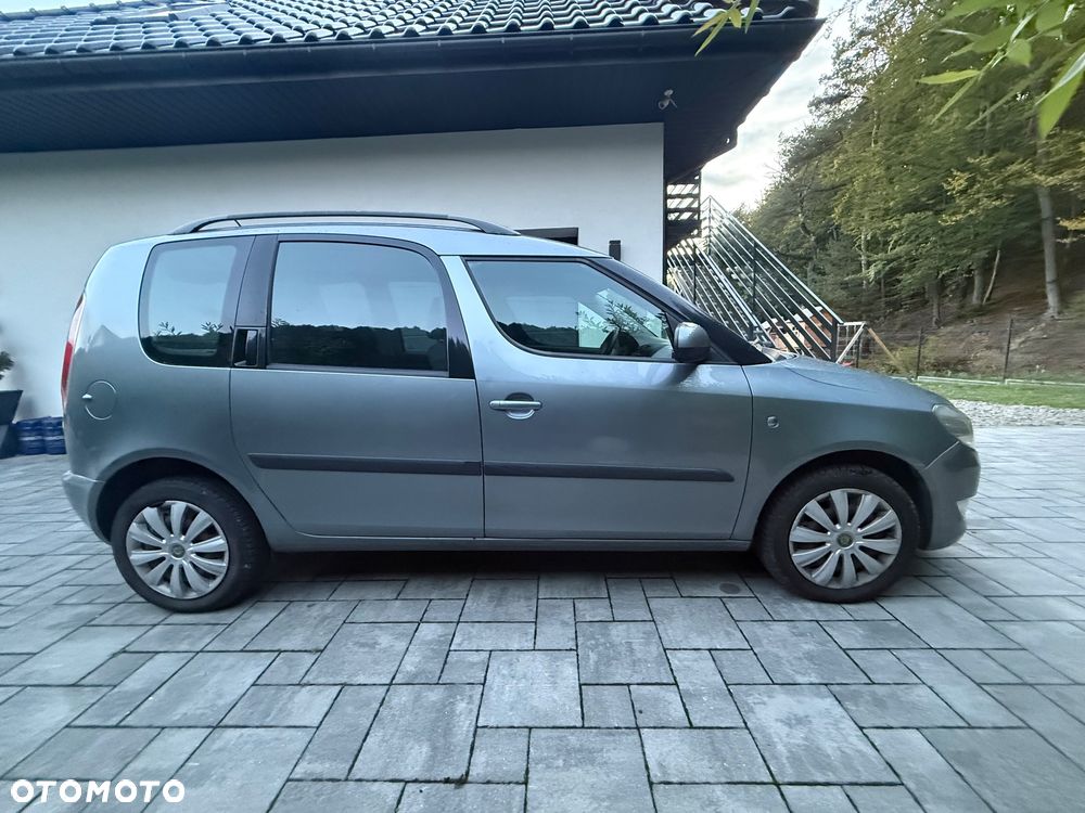Skoda Roomster 2011 photo 4