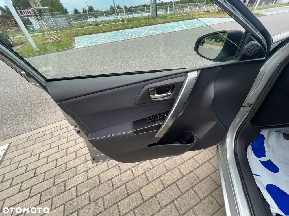 Toyota Auris 1.6 Valvematic Executive - 21