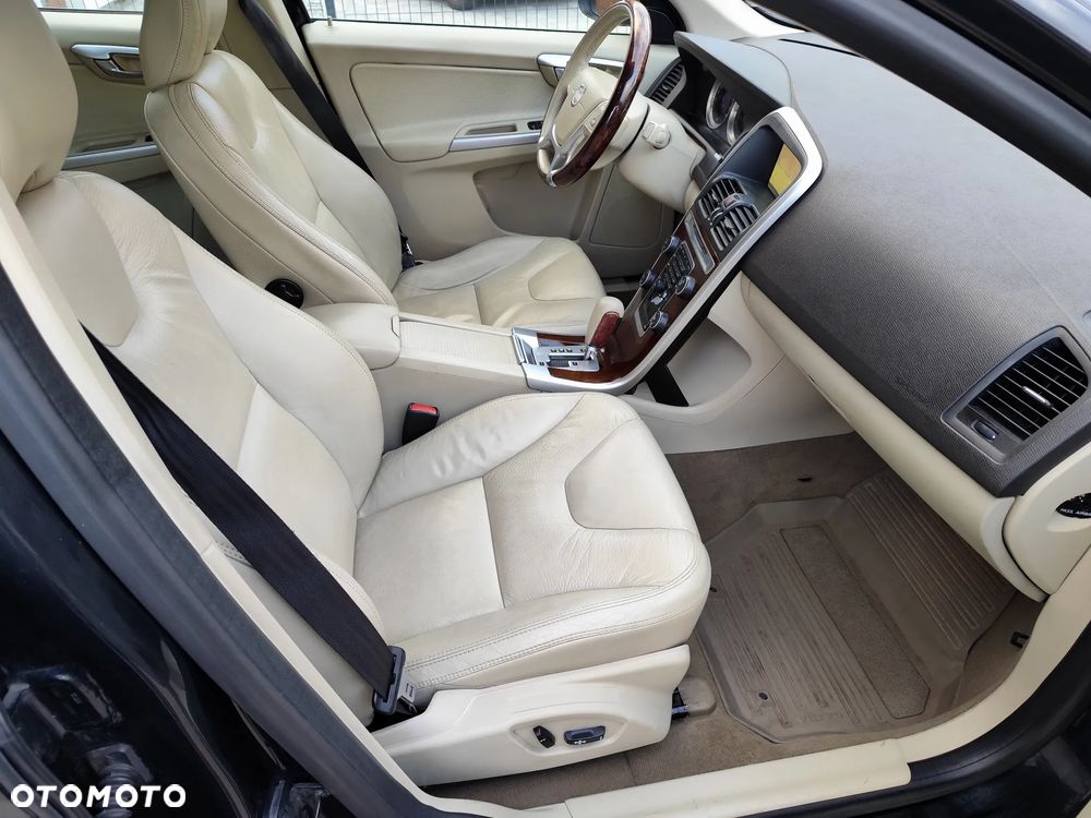 Volvo XC 60 D5 AWD Summum - 19