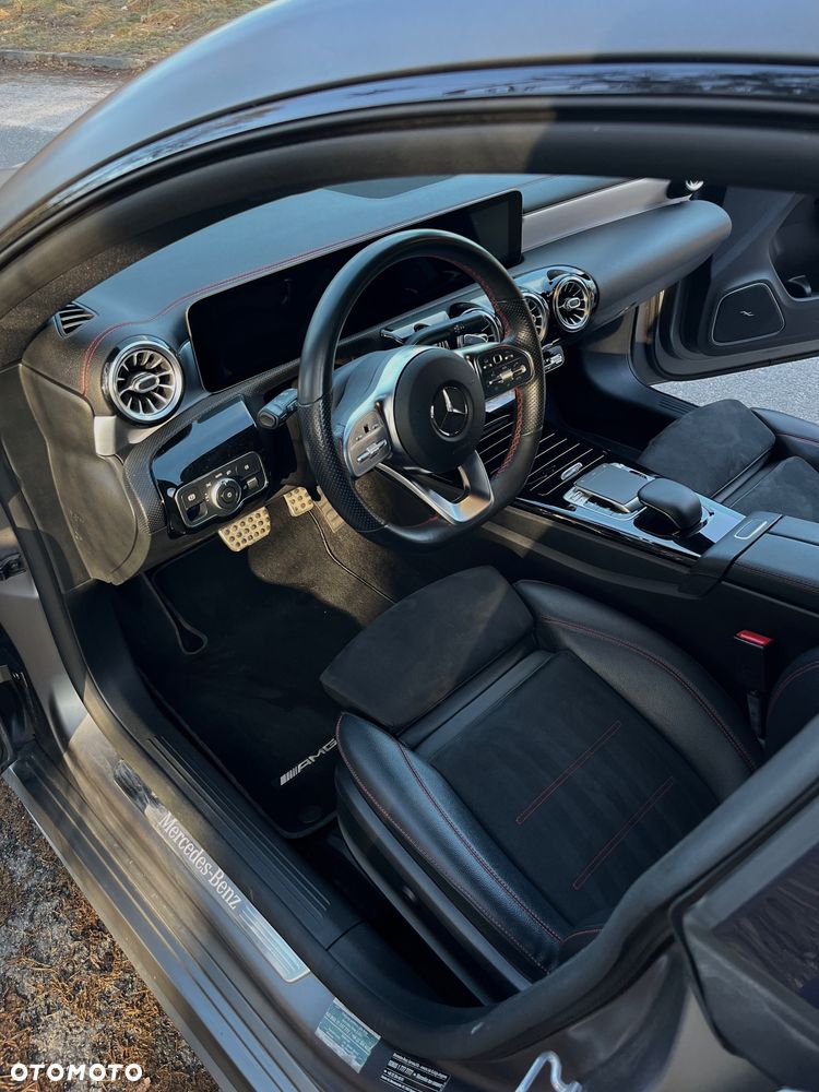 Mercedes-Benz CLA 220 d AMG Line 8G-DCT - 17
