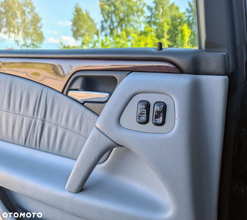 Mercedes-Benz Klasa E 320 4-Matic Elegance - 16