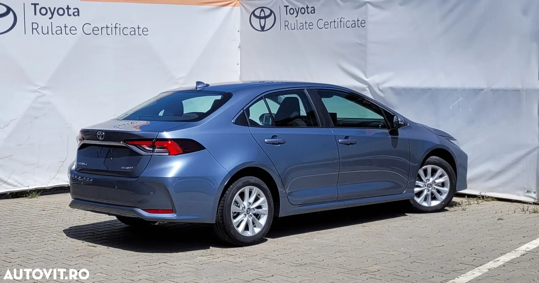 Toyota Corolla Sedan 1.8 HEV Business - 4
