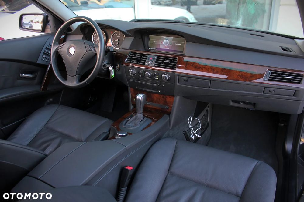 BMW Seria 5 525i - 6