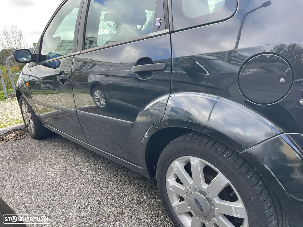 Ford Fiesta 1.25 Ghia - 16