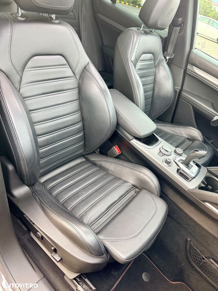 Alfa Romeo Stelvio 2.0 Turbo 16V AT8-Q4 Veloce - 13