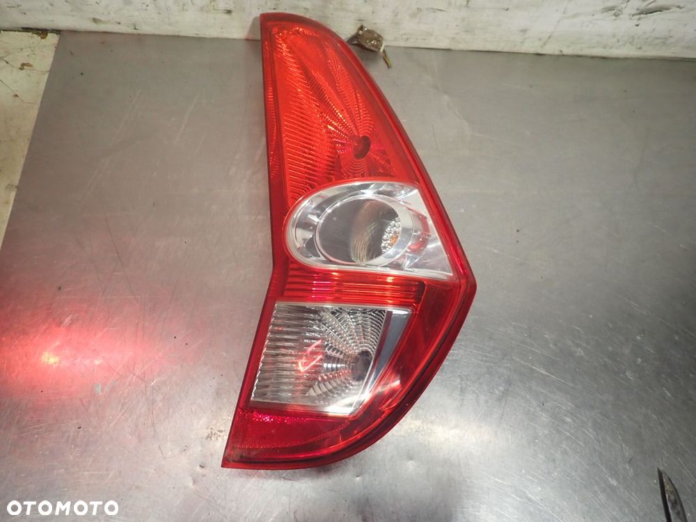 LAMPA PRAWA TYLNA SUZUKI SPLASH 1.0 - 1