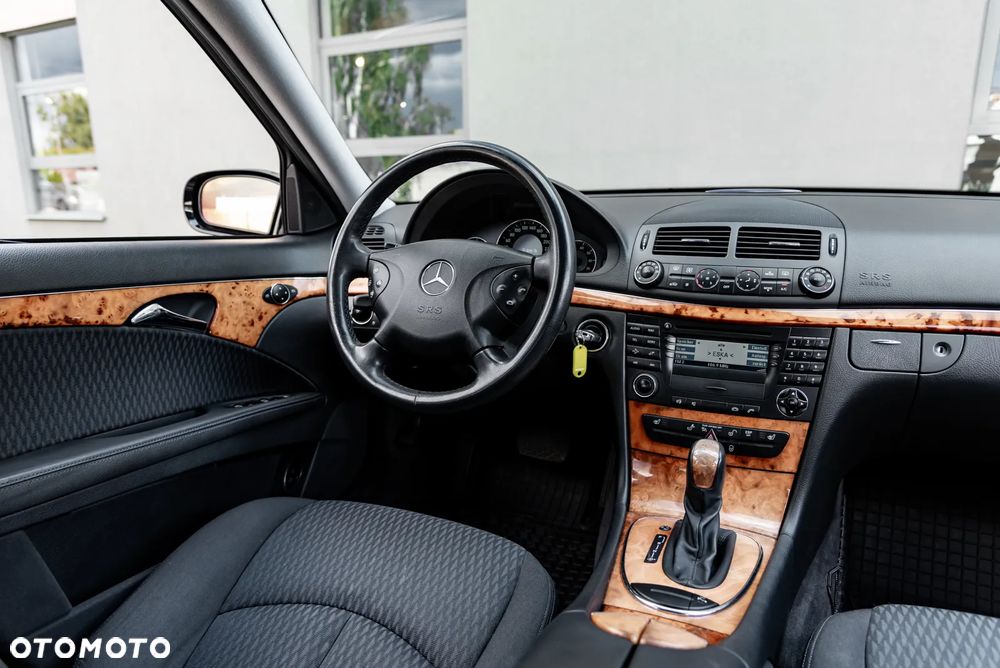Mercedes-Benz Klasa E 200 Kompressor Automatik Elegance - 24