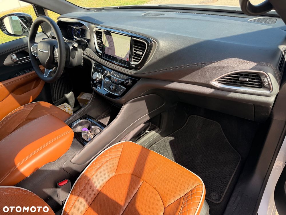 Chrysler Pacifica - 21