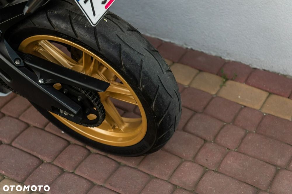 Yamaha YZF - 9