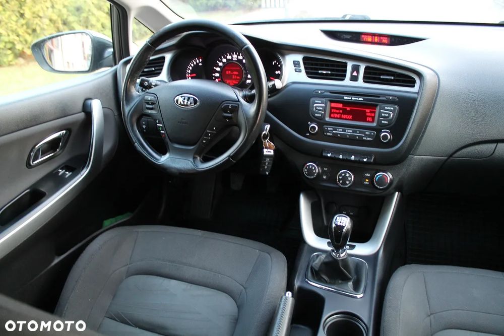 Kia Ceed 1.4 CVVT Attract - 17