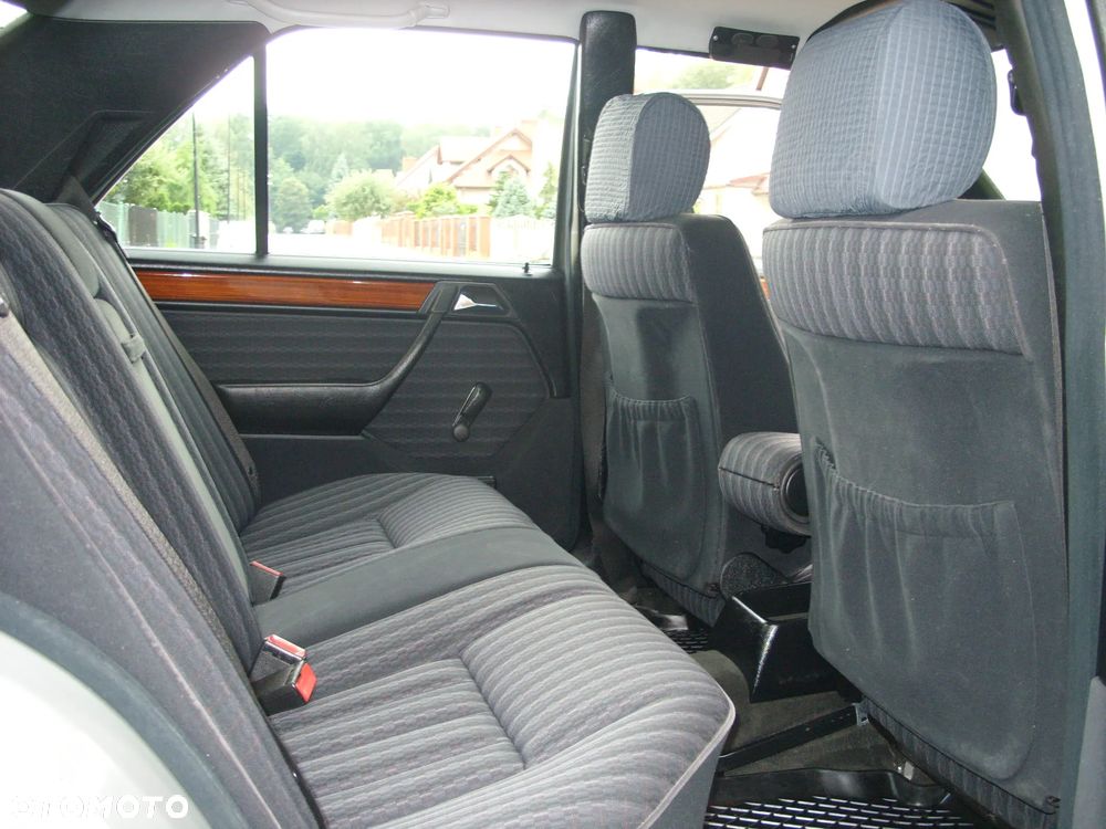Mercedes-Benz W124 (1984-1993) - 20