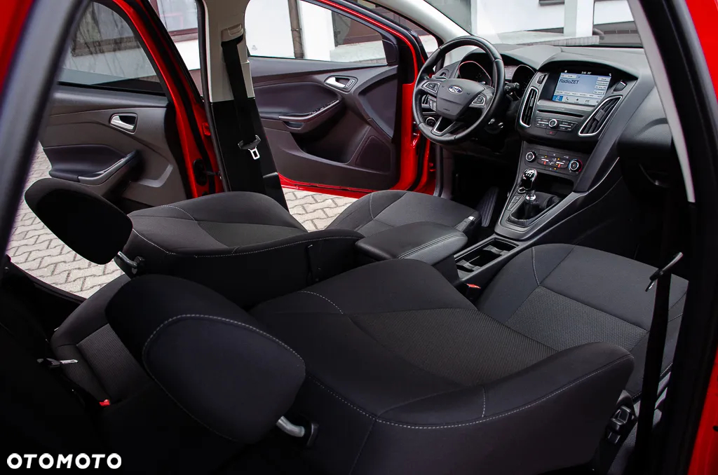 Ford Focus 1.5 EcoBlue Start-Stopp-System TITANIUM - 5