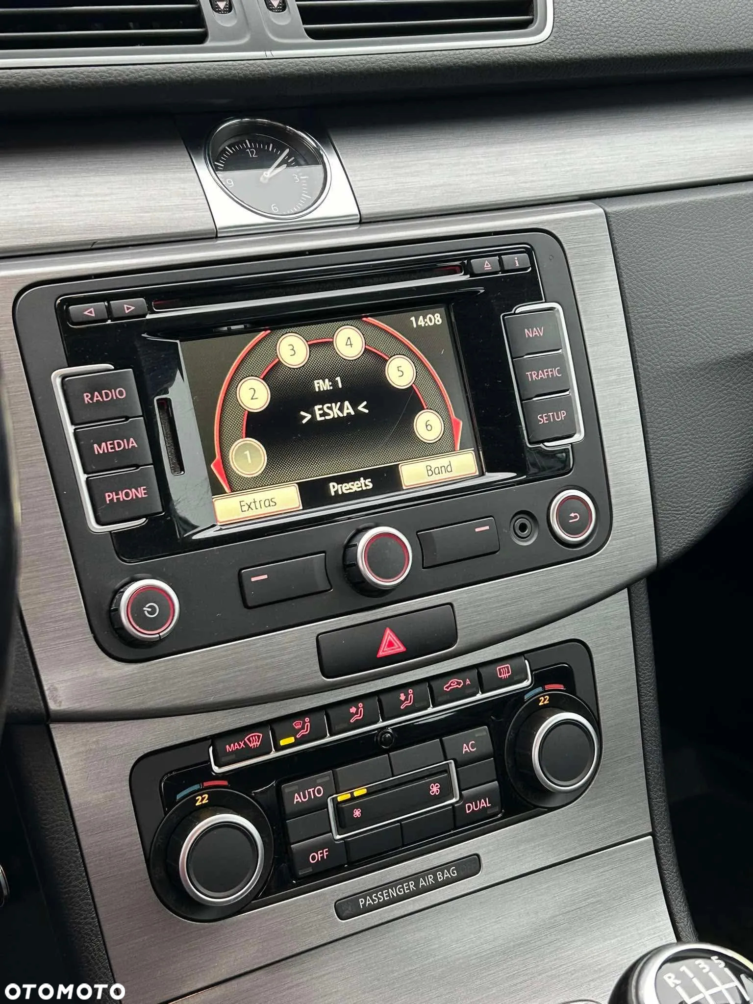 Volkswagen Passat - 12