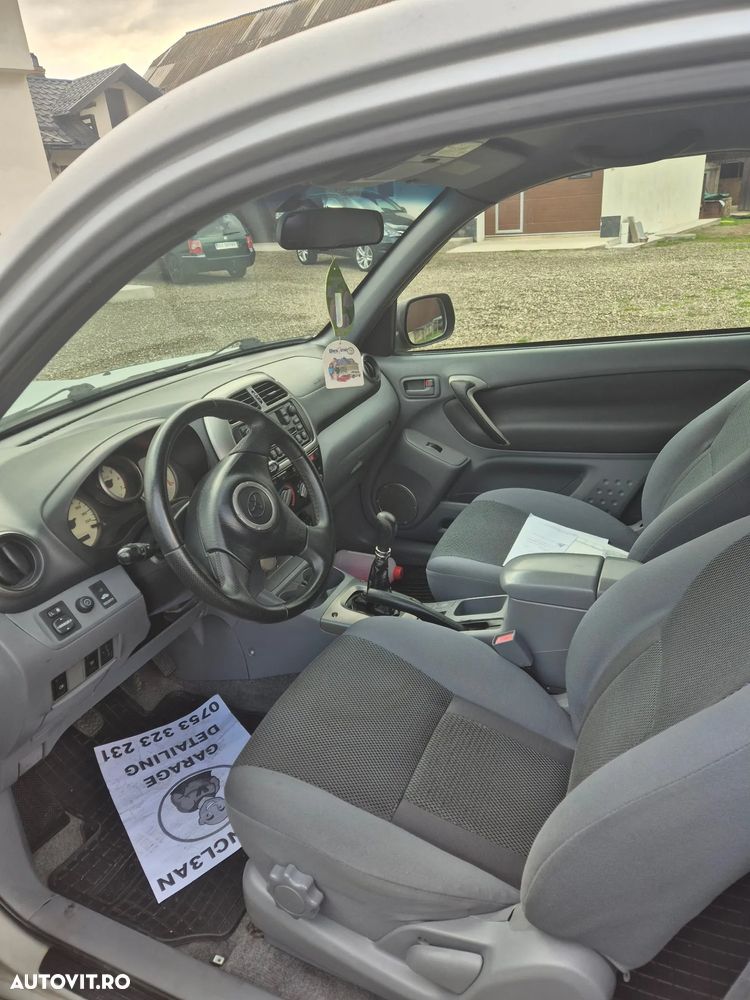 Toyota RAV4 D-4D 4x4 - 6