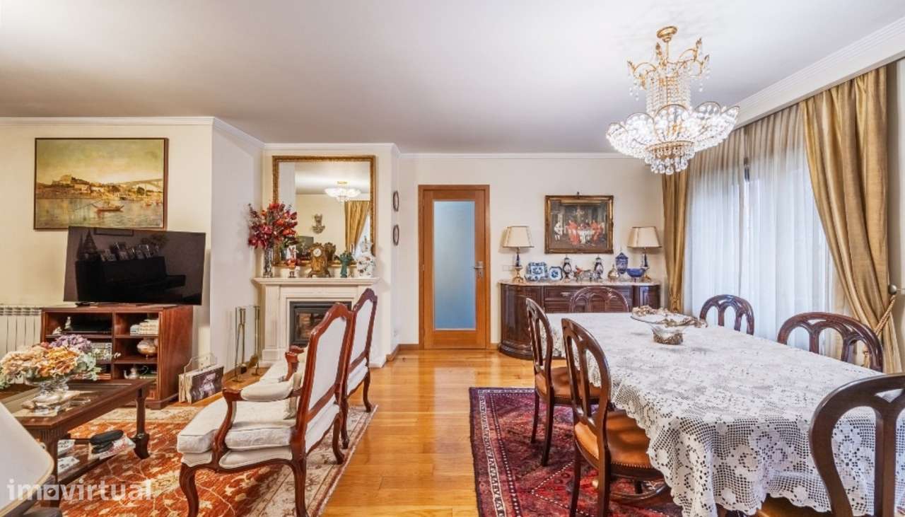 Apartamento T4 com varanda à venda no Bonfim no Porto - Grande imagem: 2/21