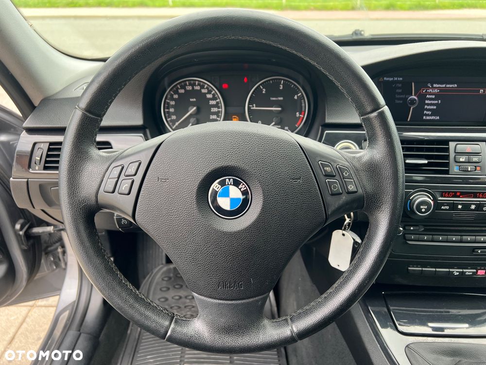 BMW Seria 3 320d xDrive - 12
