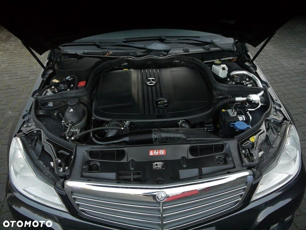 Mercedes-Benz Klasa C 220 CDI 7G-TRONIC Avantgarde Edition - 40