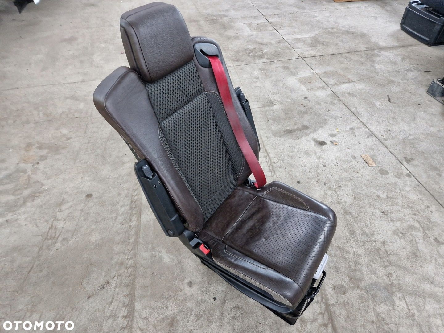 FOTEL SIEDZENIE KIEROWCY SKÓRA RENAULT GAMA T C K - 1