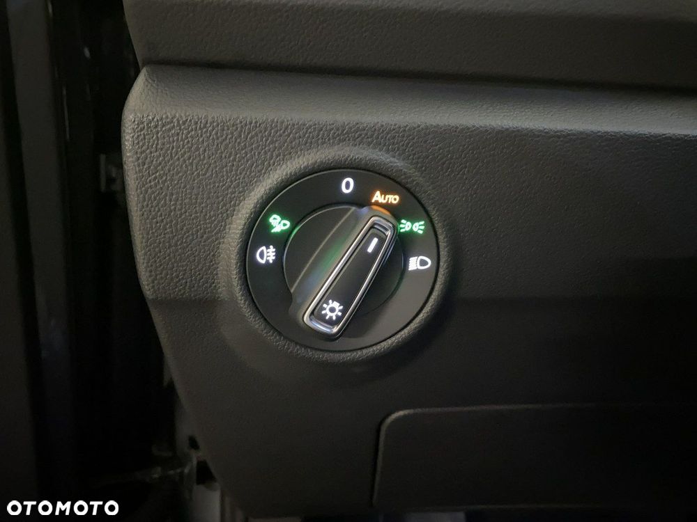 Volkswagen T-Roc - 38