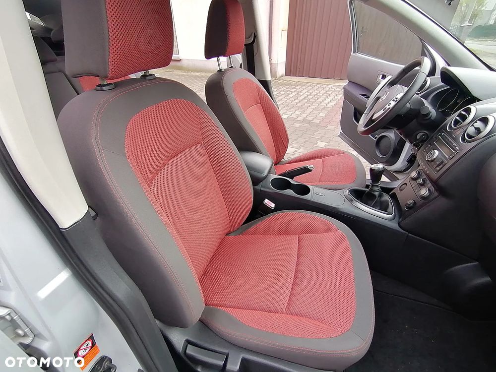 Nissan Qashqai 2.0 dCi DPF acenta - 26