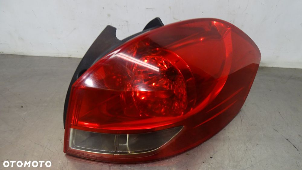 LAMPA PRAWA TYLNA RENAULT CLIO III 1.5DCI - 1