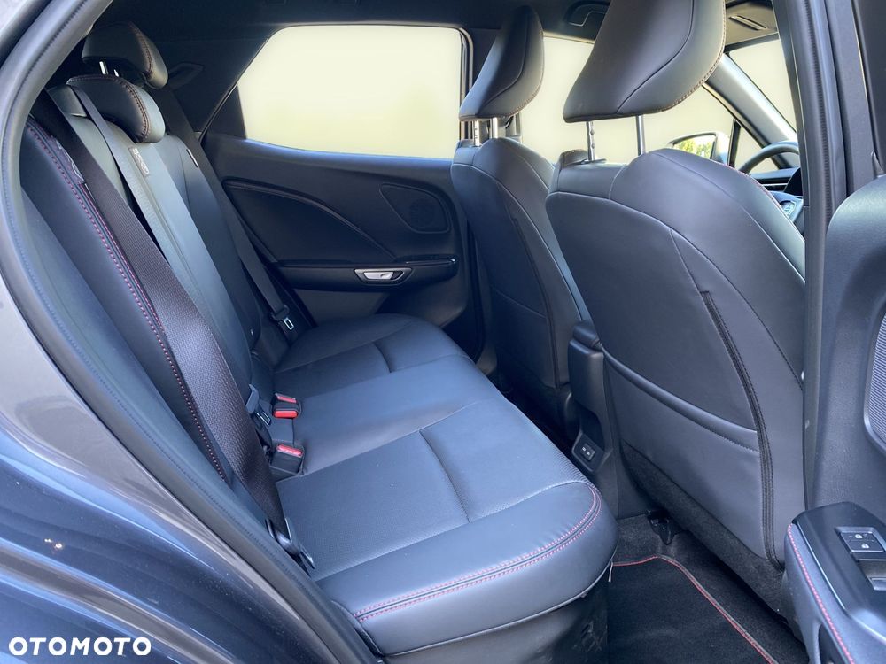 Lexus LBX 1.5 Hybrid Emotion - 14