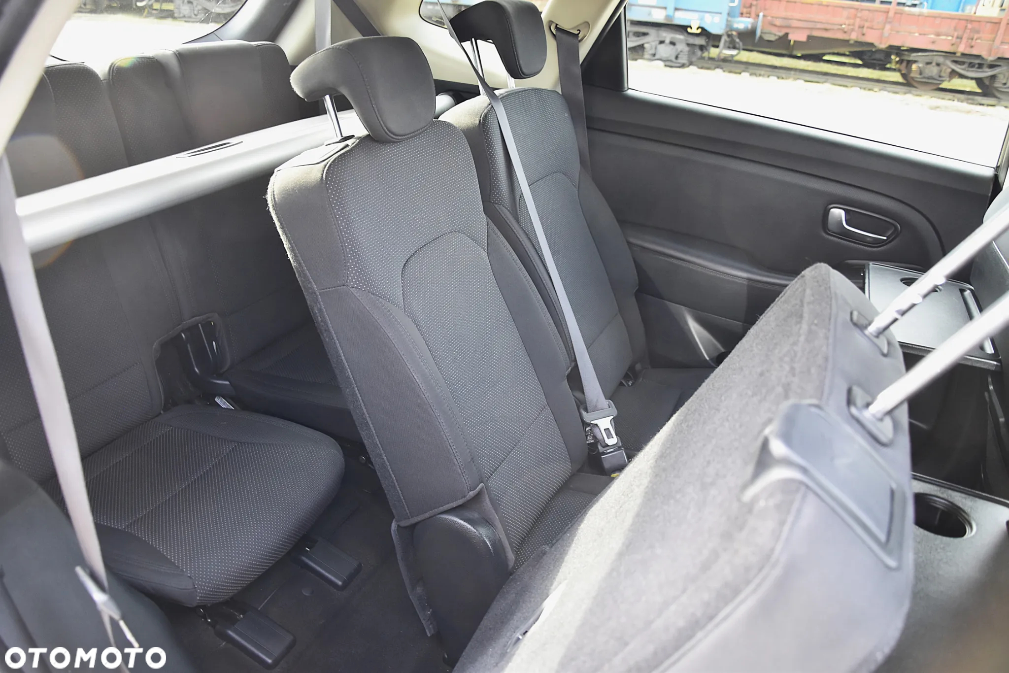 Kia Carens 1.7 CRDi Business Line 7os 7DCT - 18