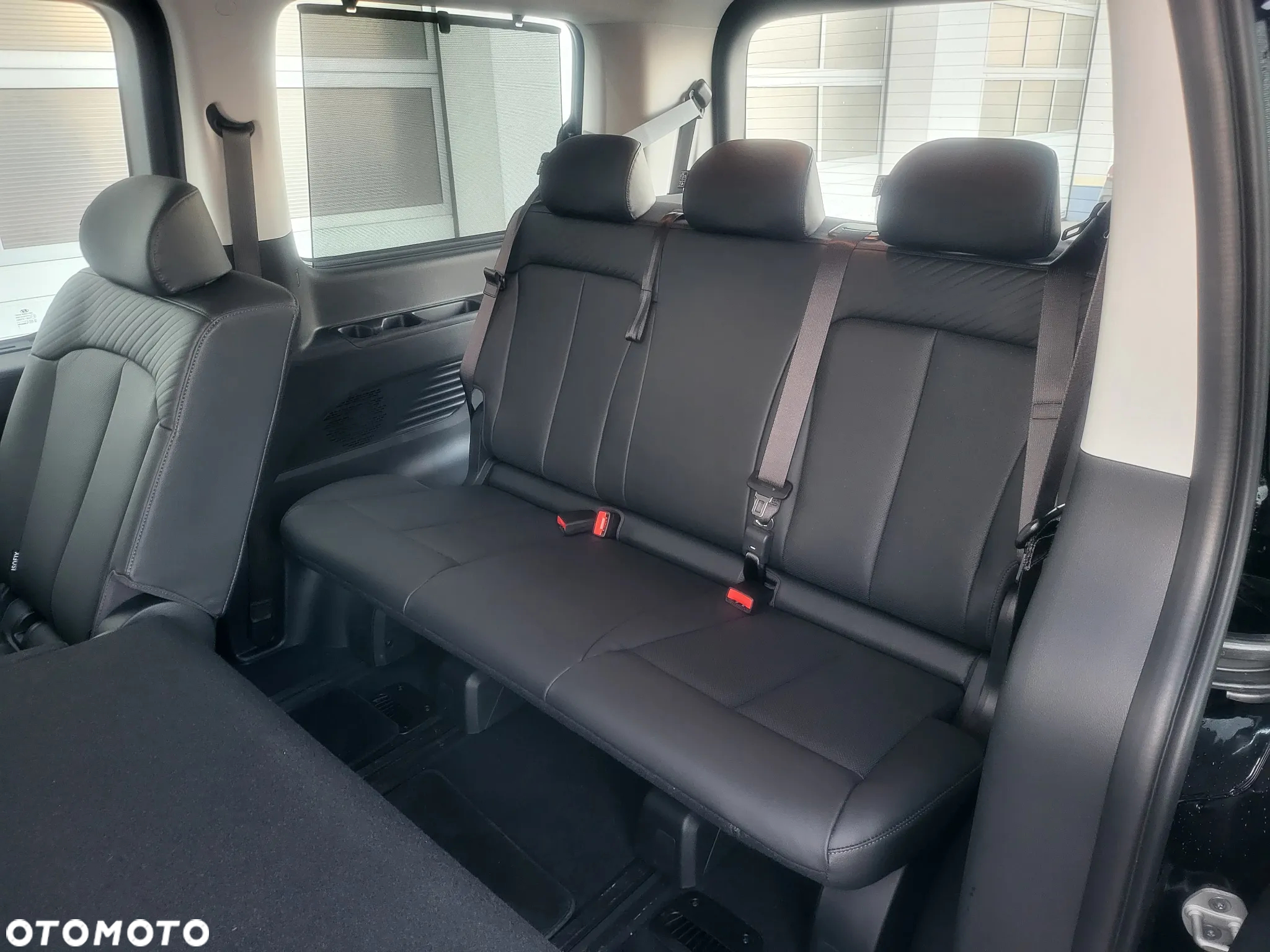 Hyundai Staria 1.6 T-GDI HEV Smart VIP - 35