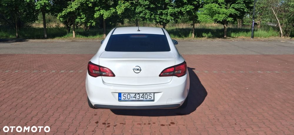 Opel Astra 1.6 EU6 - 10