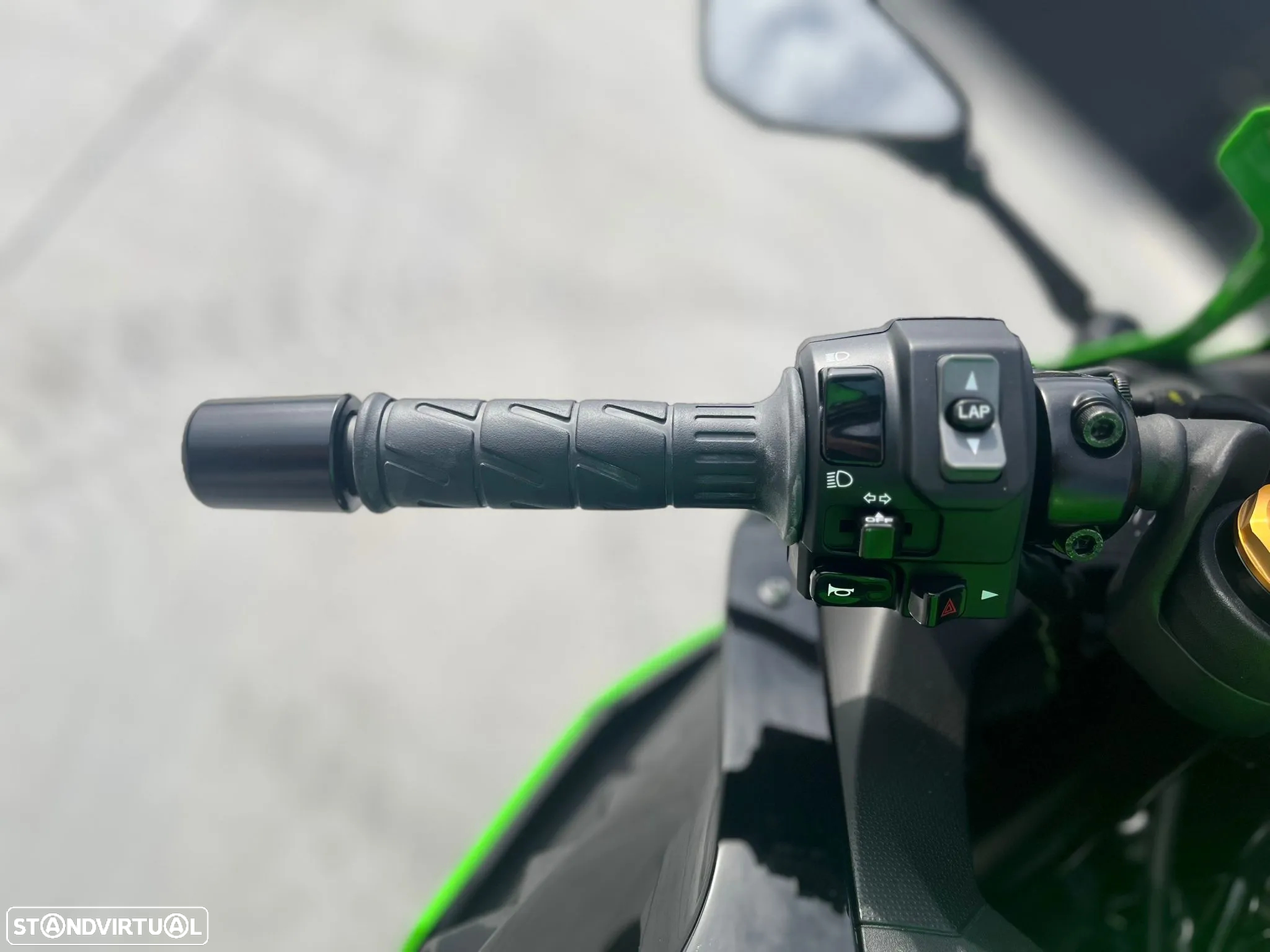 Kawasaki Ninja ZX-4RR - 13