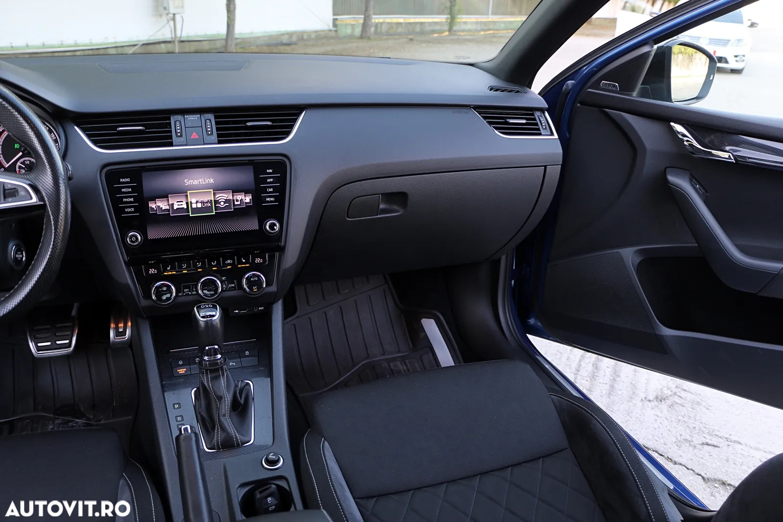 Skoda Octavia 2.0 TDI DSG RS - 10