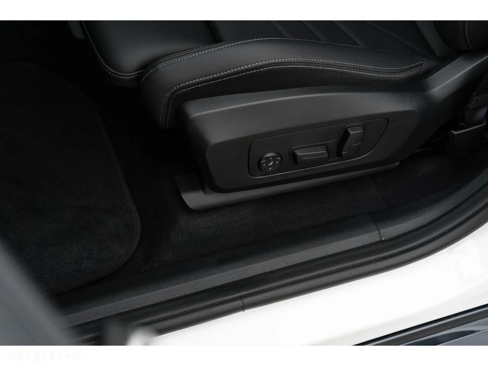 BMW iX1 xDrive30 66.5kWh xLine - 35