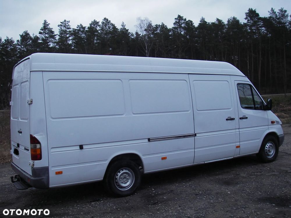 Mercedes-Benz Sprinter - 4
