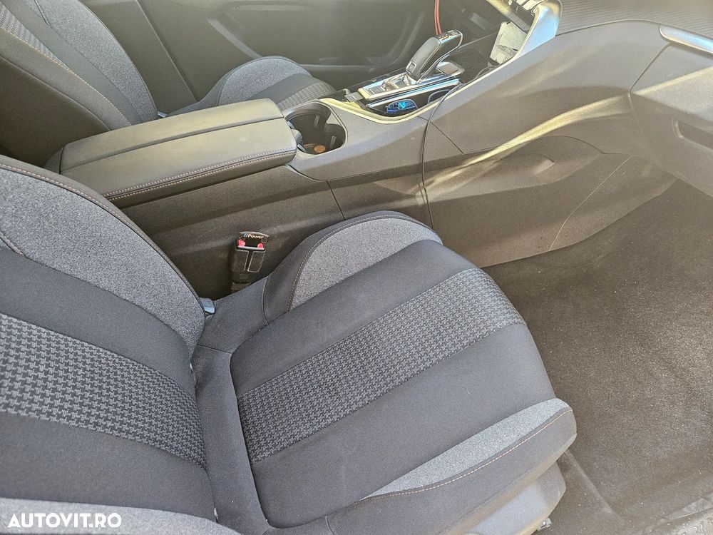 Peugeot 3008 PureTech 130 Stop & Start GPF EAT8 Allure - 12