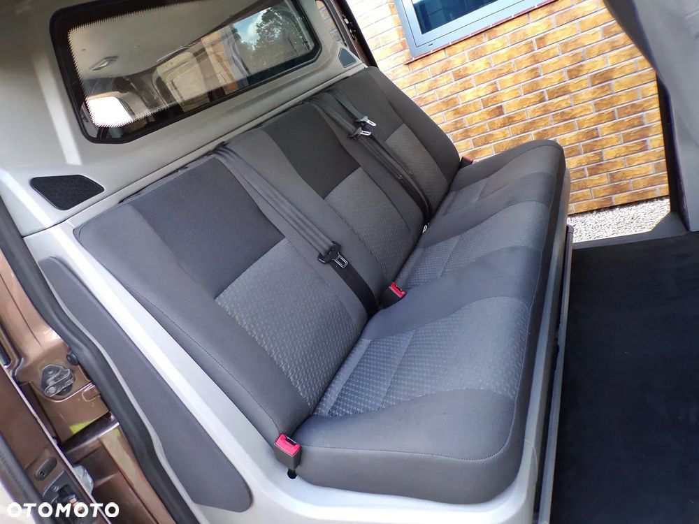 Volkswagen Transporter - 22
