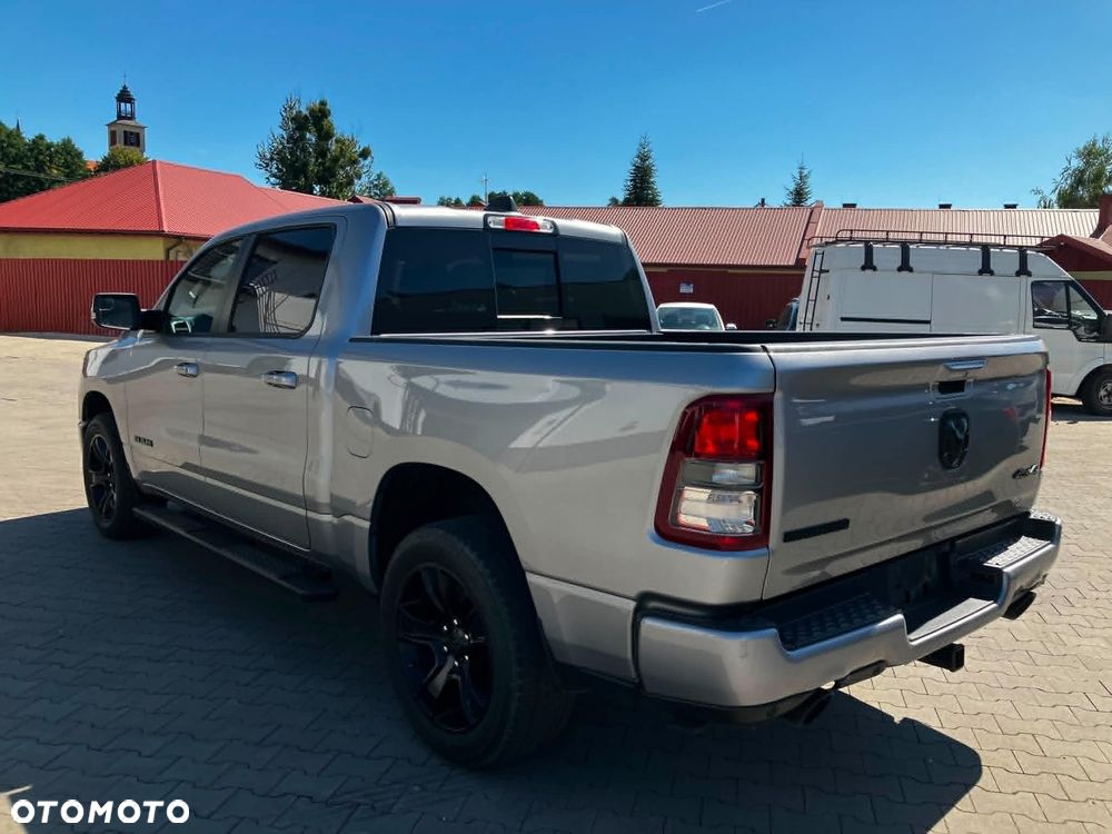 RAM 1500 5.7 Crew Cab Laramie - 4