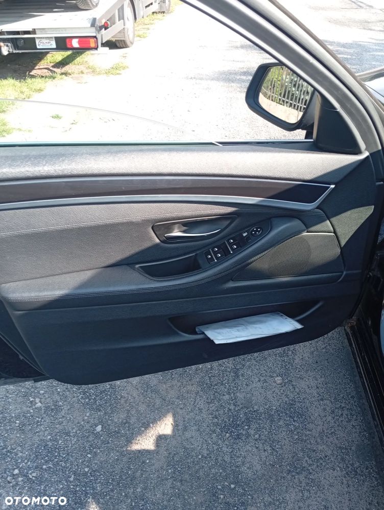 BMW Seria 5 520d - 30