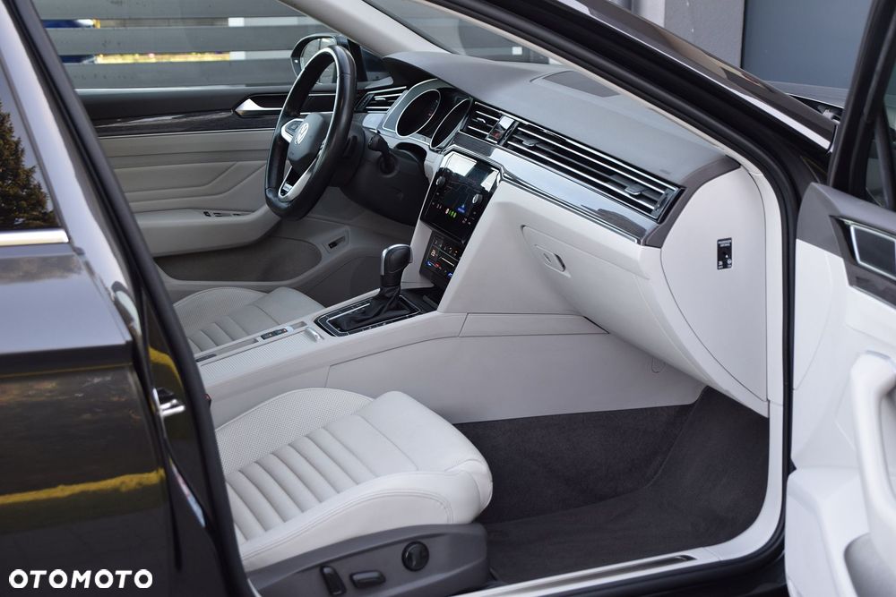 Volkswagen Passat 2.0 TDI 4Mot Elegance DSG - 10